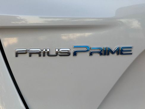Used 2019 Toyota Prius Prime Plus image 9
