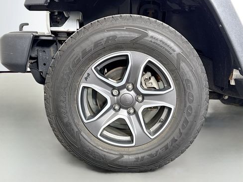 Used 2017 Jeep Wrangler Unlimited Sport w/ Quick Order Package 23S image 27