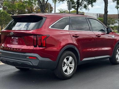 Used 2021 Kia Sorento LX image 5