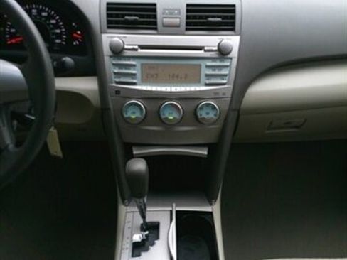 Used 2009 Toyota Camry LE image 28