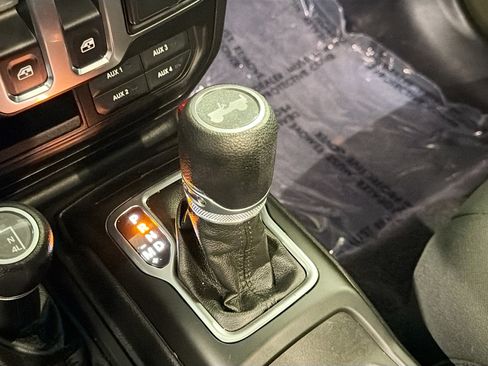 Used 2021 Jeep Wrangler Sport AWD/4WD image 23