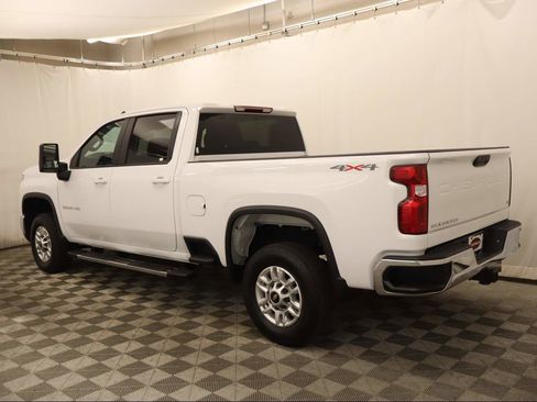 Used 2025 Chevrolet Silverado 2500 LT w/ Convenience Package image 3