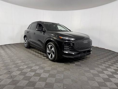 Used 2025 Audi Q6 e-tron Premium Plus w/ Premium Plus AWD/4WD image 3
