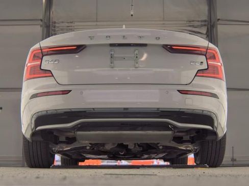 Used 2025 Volvo S60 B5 Core image 7