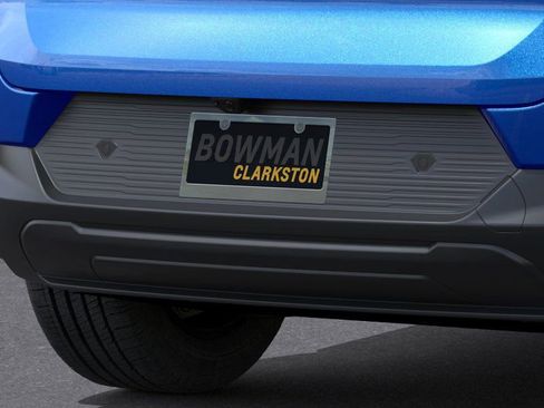 New 2026 Chevrolet Equinox EV LT image 15