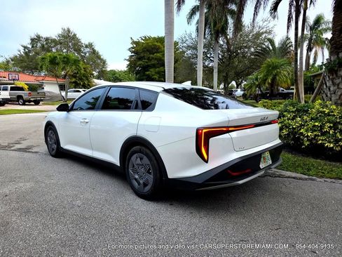 Used 2025 Kia K4 image 41
