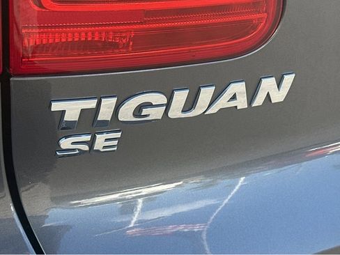 Used 2016 Volkswagen Tiguan SE image 39