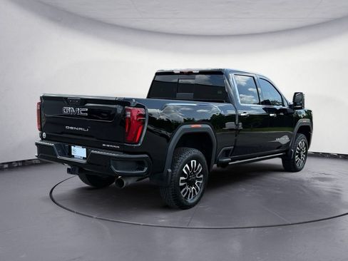 Used 2025 GMC Sierra 3500 Denali Ultimate AWD/4WD image 7