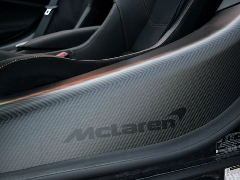 Used 2023 McLaren 720S Performance image 17