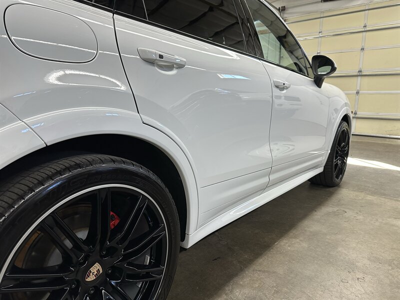 Used 2014 Porsche Cayenne GTS AWD/4WD image 22