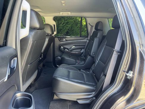 Used 2017 GMC Yukon SLT AWD/4WD image 11