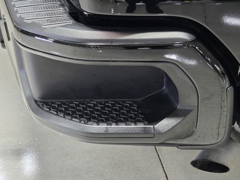 Used 2025 GMC Sierra 1500 Elevation image 12