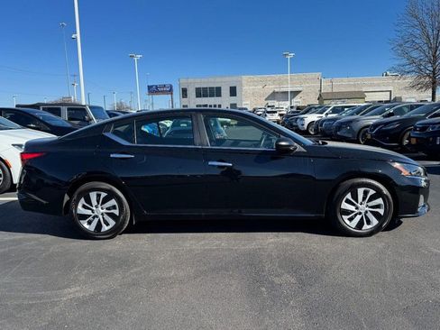Used 2025 Nissan Altima 2.5 S image 2