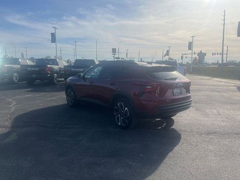 Used 2025 Chevrolet Trax RS w/ Sunroof Package image 5