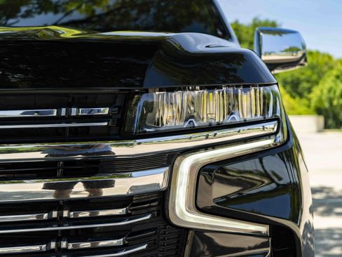 Used 2023 Chevrolet Tahoe Premier AWD/4WD image 11