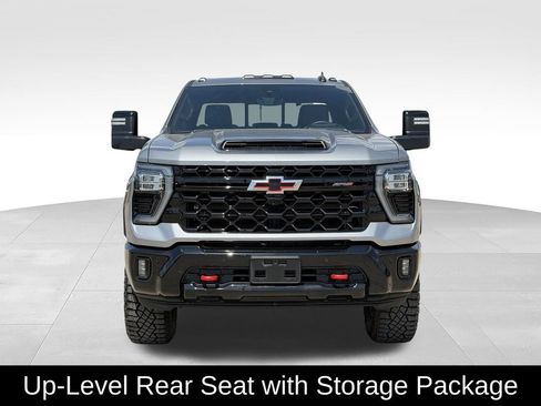 Used 2025 Chevrolet Silverado 2500 ZR2 w/ Technology Package AWD/4WD image 3