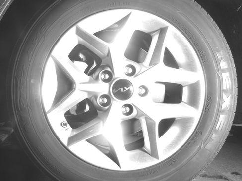 Used 2025 Kia Soul LX w/ LX Technology Package FWD image 16