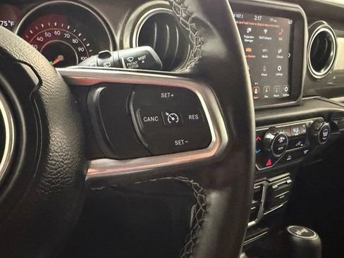 Used 2021 Jeep Wrangler Unlimited Sahara w/ Uconnect 4C Nav & Sound Group AWD/4WD image 17