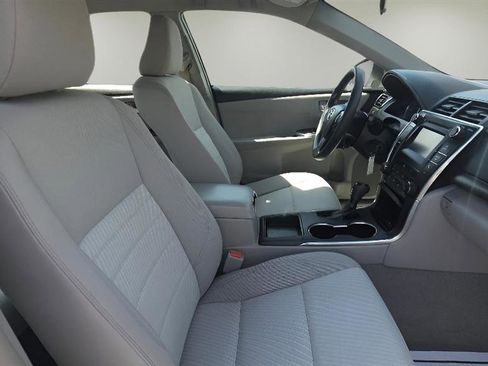 Used 2016 Toyota Camry LE FWD image 26