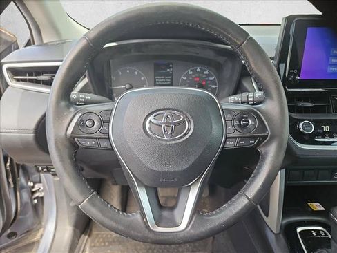 Used 2023 Toyota Corolla Cross LE AWD/4WD image 13