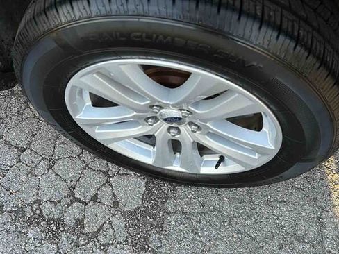 Used 2018 Ford Explorer XLT image 10