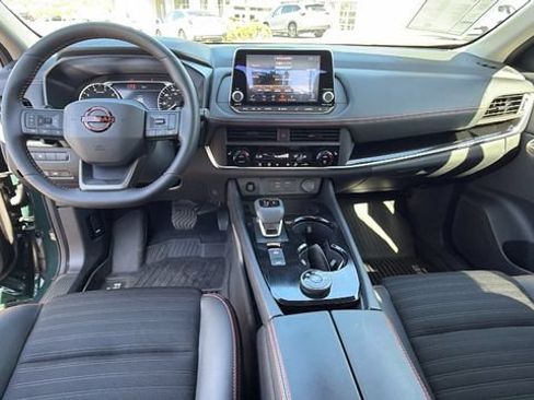 Used 2026 Nissan Rogue SV AWD/4WD image 19