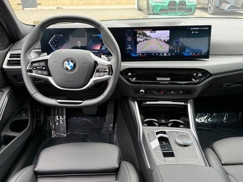Used 2025 BMW 330i Sedan w/ Convenience Package RWD image 30
