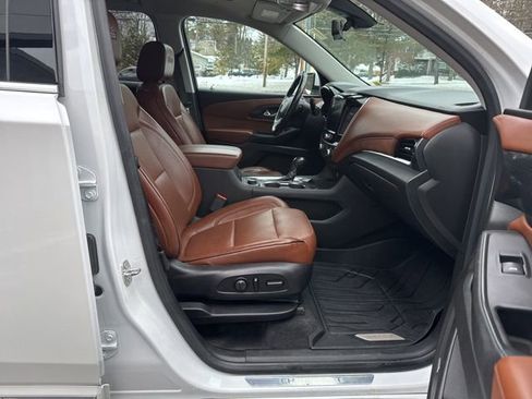Used 2018 Chevrolet Traverse High Country AWD/4WD image 18