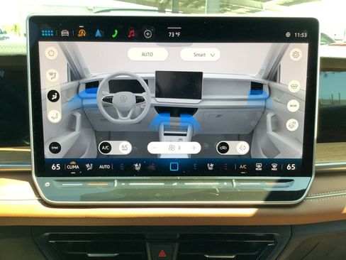 New 2026 Volkswagen Tiguan SEL R-Line AWD/4WD image 18