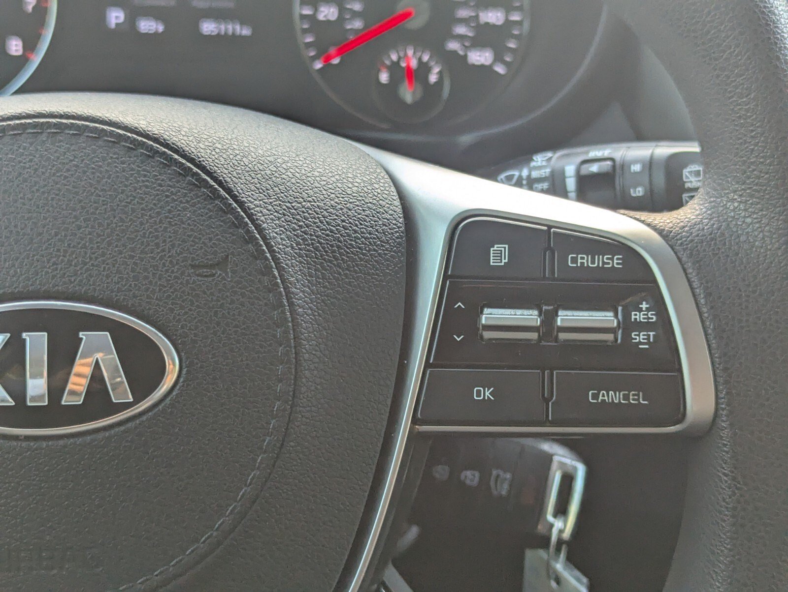 Used 2020 Kia Sorento LX FWD image 31