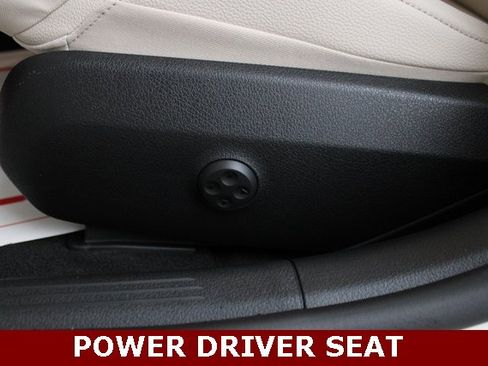 New 2025 Mercedes-Benz C 300 4MATIC Sedan image 12