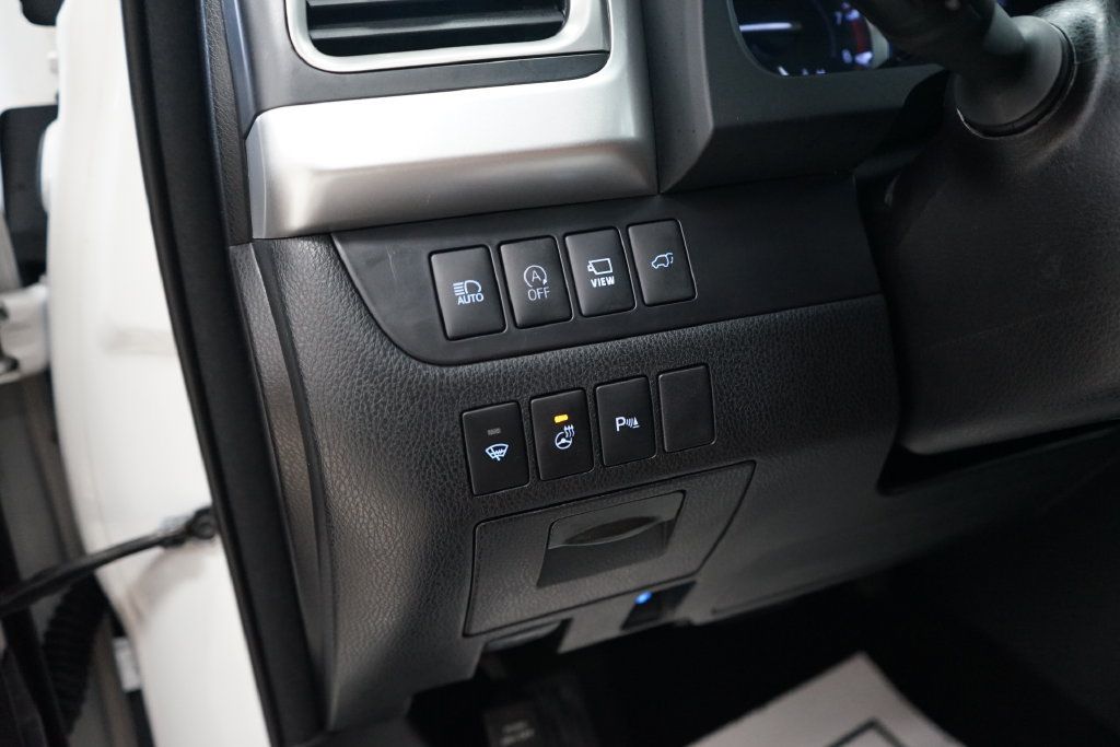 Used 2018 Toyota Highlander Limited Platinum AWD/4WD image 33