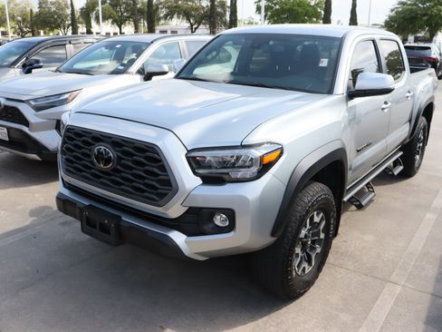Used 2023 Toyota Tacoma TRD Off-Road w/ Technology Package image 3