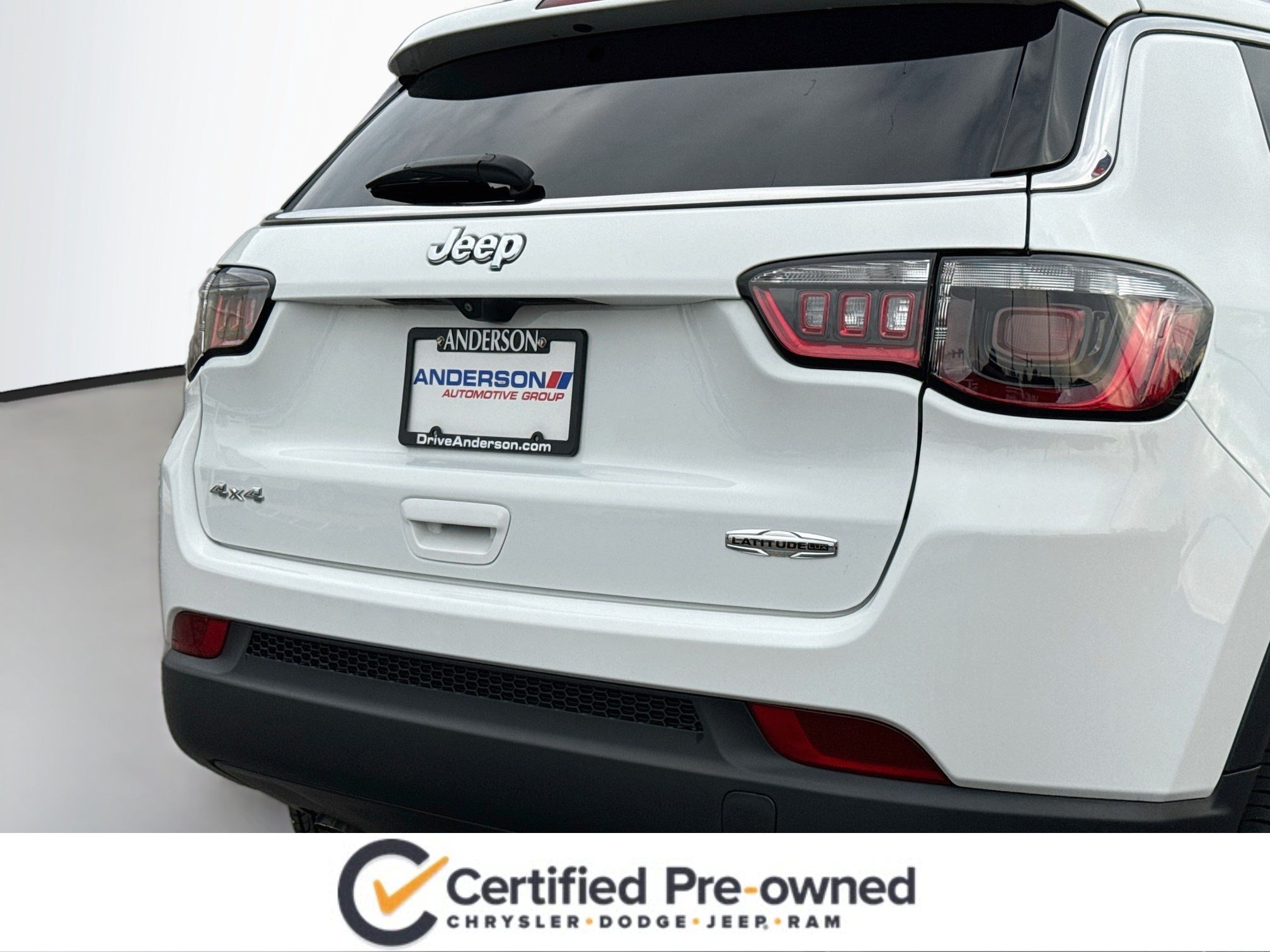 Used 2024 Jeep Compass Latitude AWD/4WD image 6
