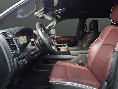 Used 2025 RAM 3500 Limited image 19