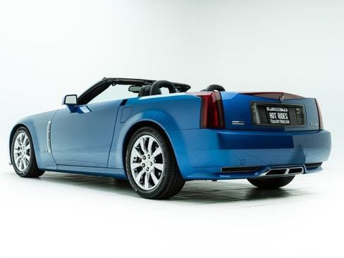 Used 2009 Cadillac XLR Platinum in Electra Blue 1 of image 17