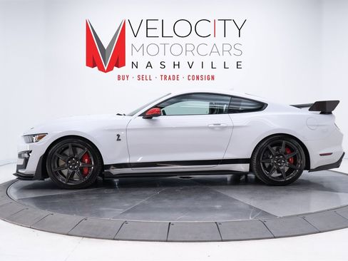 Used 2022 Ford Mustang Shelby GT500 w/ Carbon Fiber Track Pack image 9