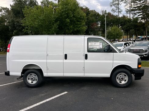 New 2025 GMC Savana 2500 w/ Driver Convenience Package image 10
