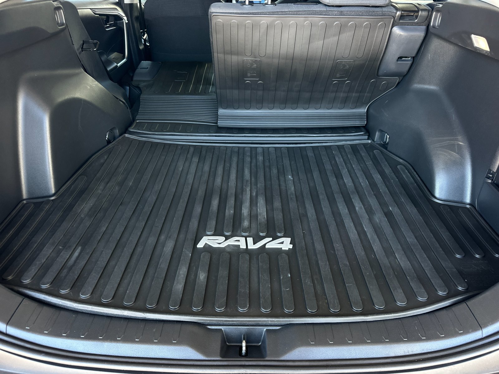 Used 2025 Toyota RAV4 LE FWD image 14