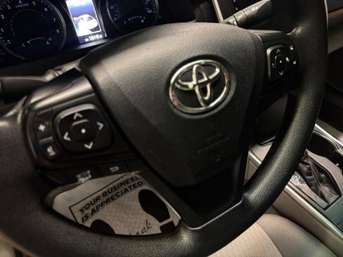 Used 2017 Toyota Camry LE FWD image 17
