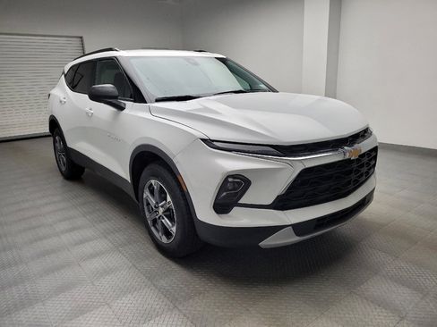Used 2025 Chevrolet Blazer LT w/ Convenience Package FWD image 13