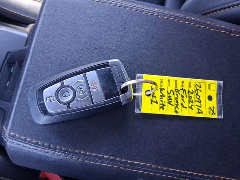Used 2024 Ford Bronco Badlands AWD/4WD image 28