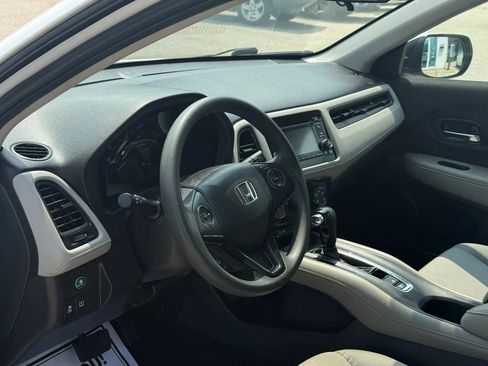 Used 2021 Honda HR-V LX image 11