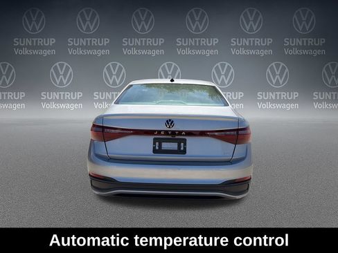 Used 2025 Volkswagen Jetta SE w/ Sunroof Package FWD image 12