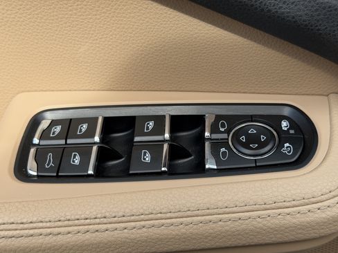 Certified 2019 Porsche Macan image 25