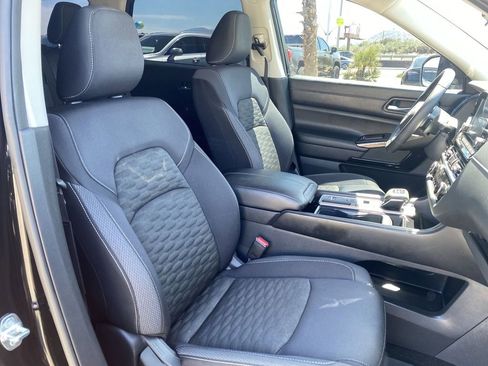 Used 2022 Nissan Pathfinder SV FWD image 27