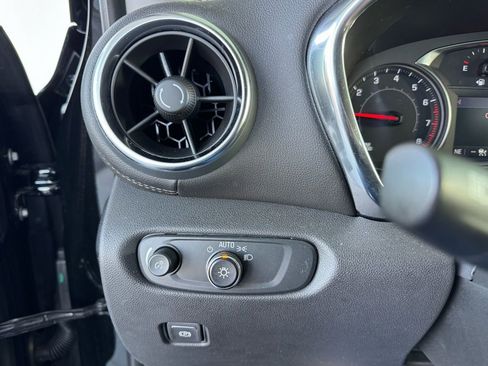 Used 2024 Chevrolet Blazer LT w/ Convenience Package image 38