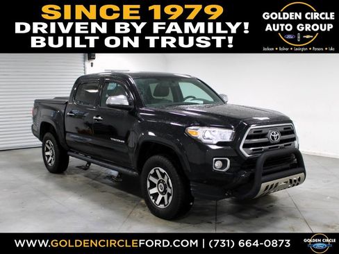 Used 2016 Toyota Tacoma Limited image 1