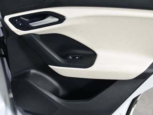 Used 2025 Audi Q6 e-tron Premium w/ Convenience Package image 22