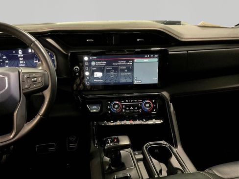 Used 2022 GMC Sierra 1500 AT4 w/ AT4 Premium Package AWD/4WD image 9
